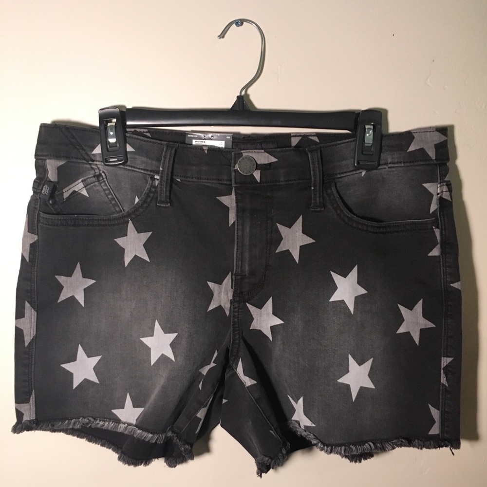 Star print shorts